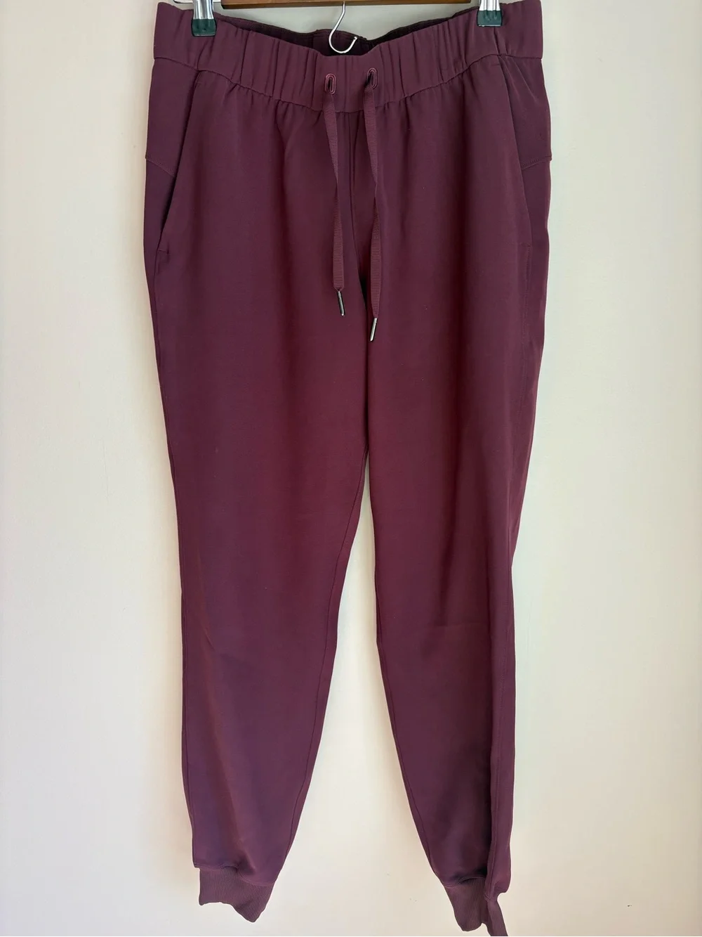 Lululemon Women’s Joggers Maroon Size 6 - Picture 1 of 8
